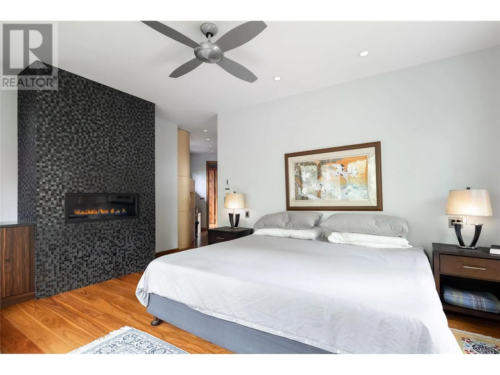 5308 Lakeshore Road