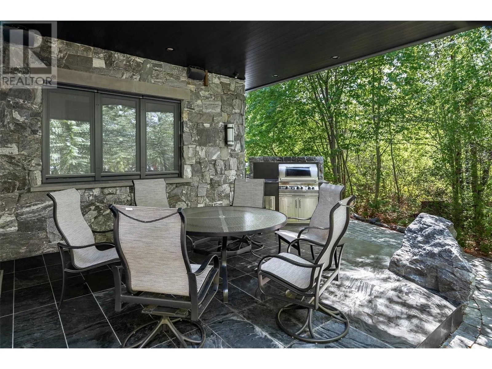 5308 Lakeshore Road
