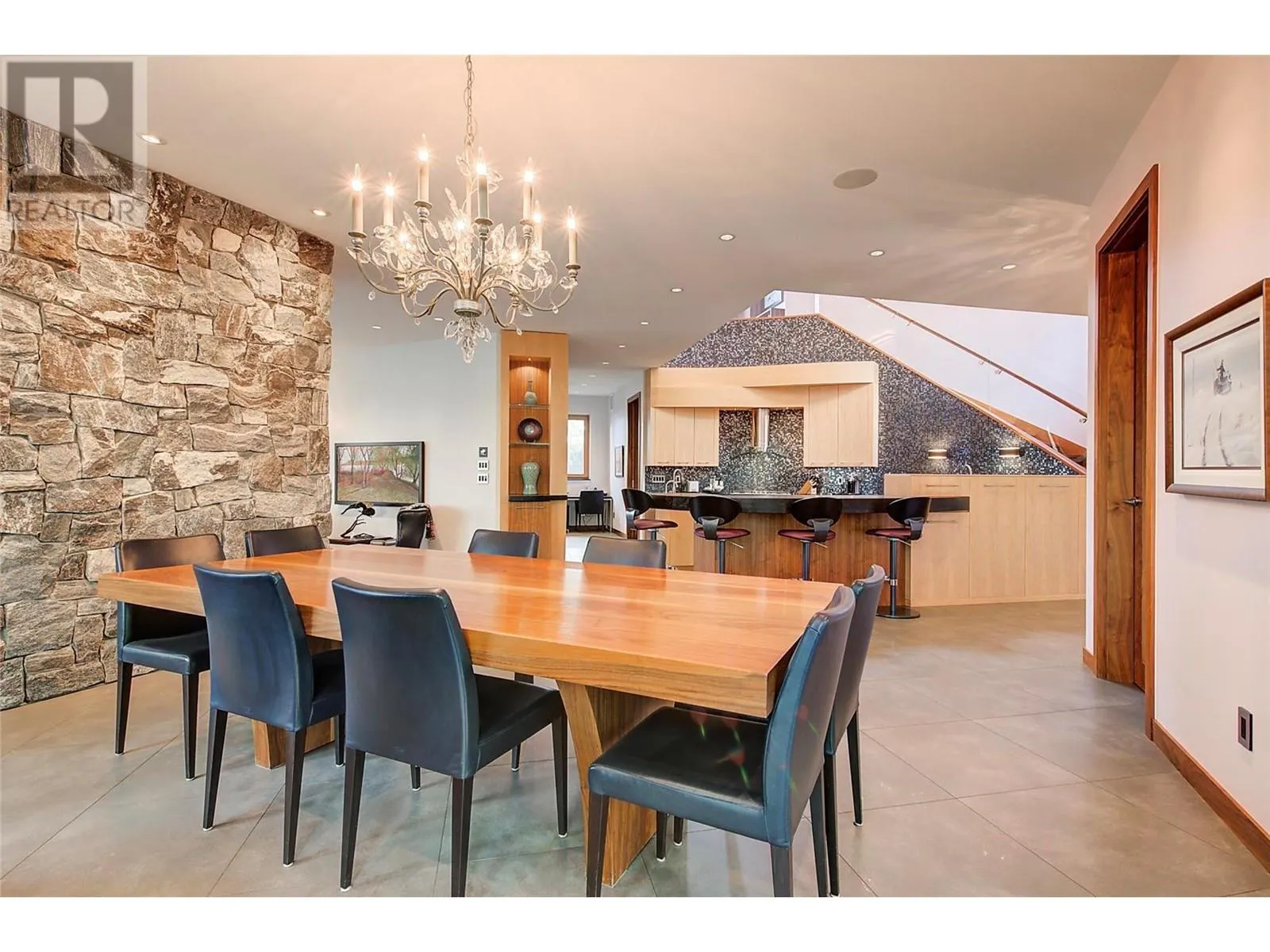 5308 Lakeshore Road