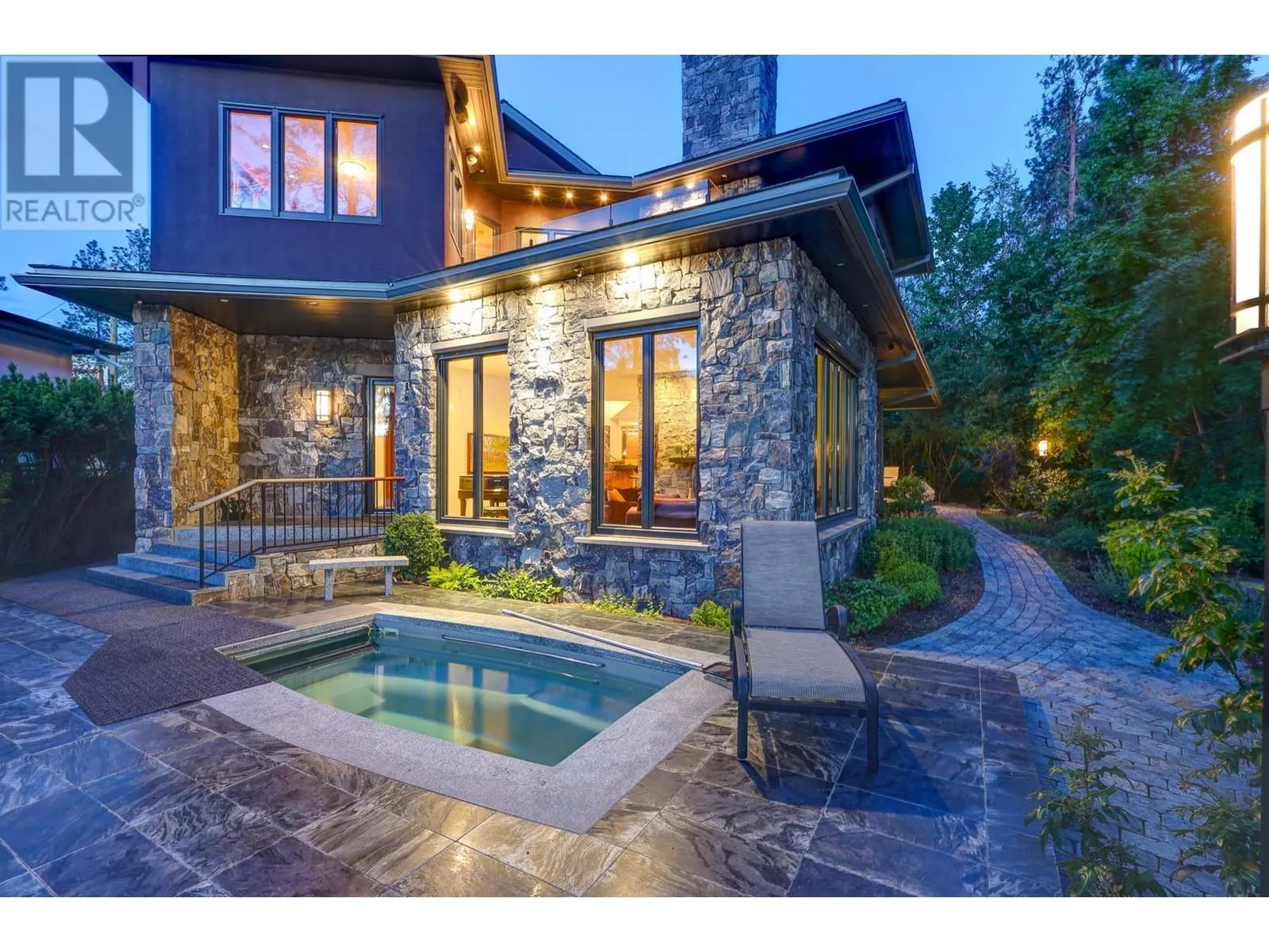5308 Lakeshore Road