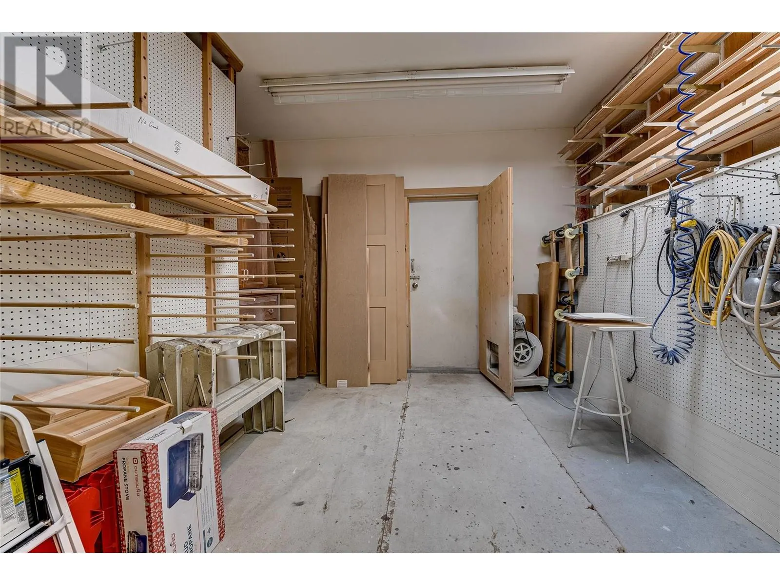 2727 Lakeshore Road Unit# 105