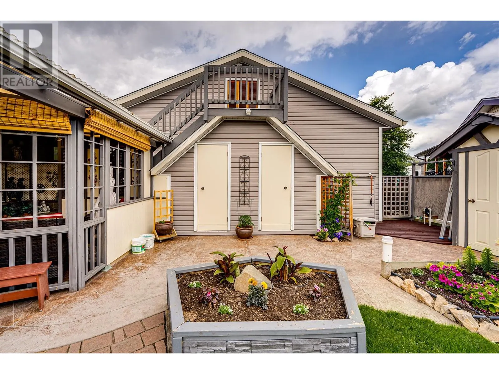 2727 Lakeshore Road Unit# 105