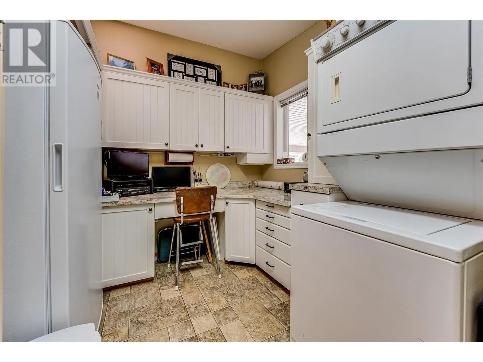 2727 Lakeshore Road Unit# 105