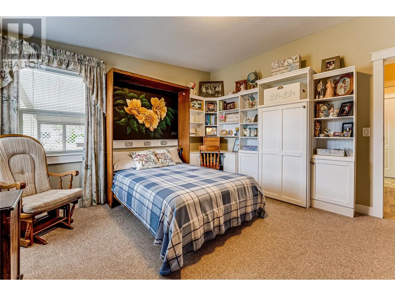 2727 Lakeshore Road Unit# 105