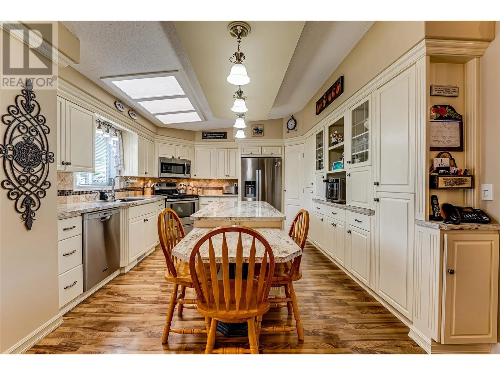 2727 Lakeshore Road Unit# 105