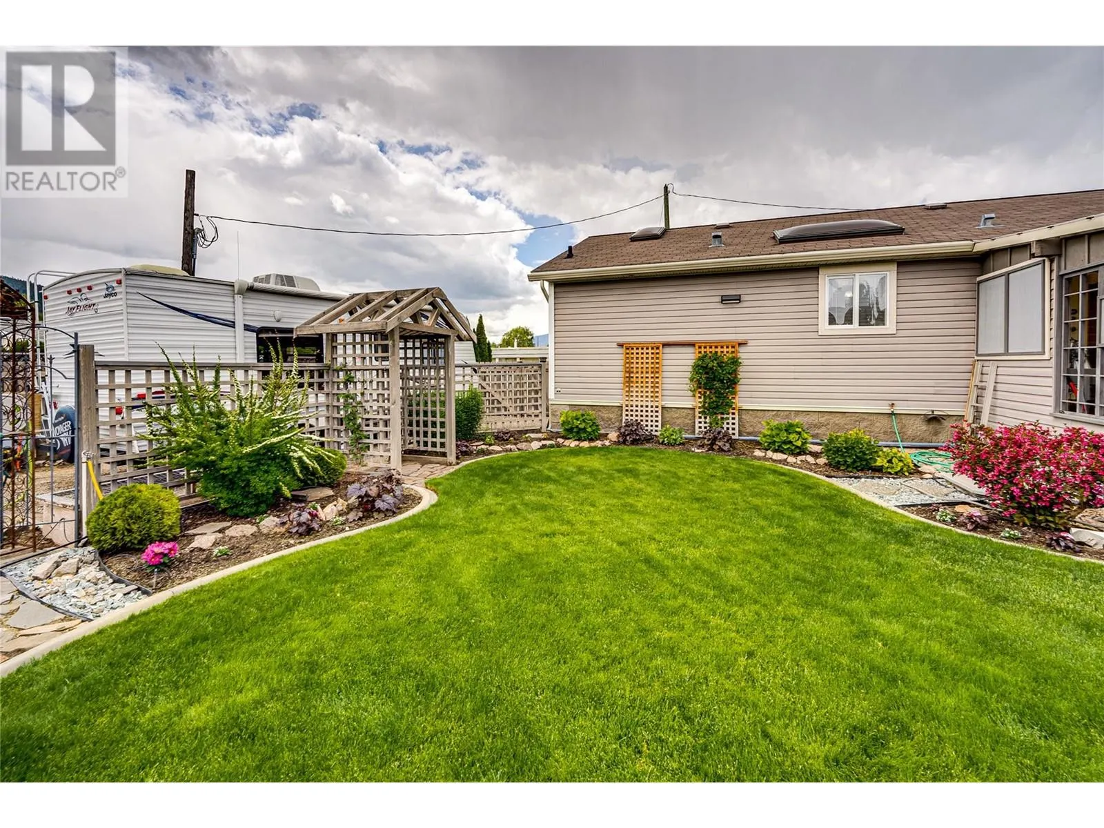 2727 Lakeshore Road Unit# 105
