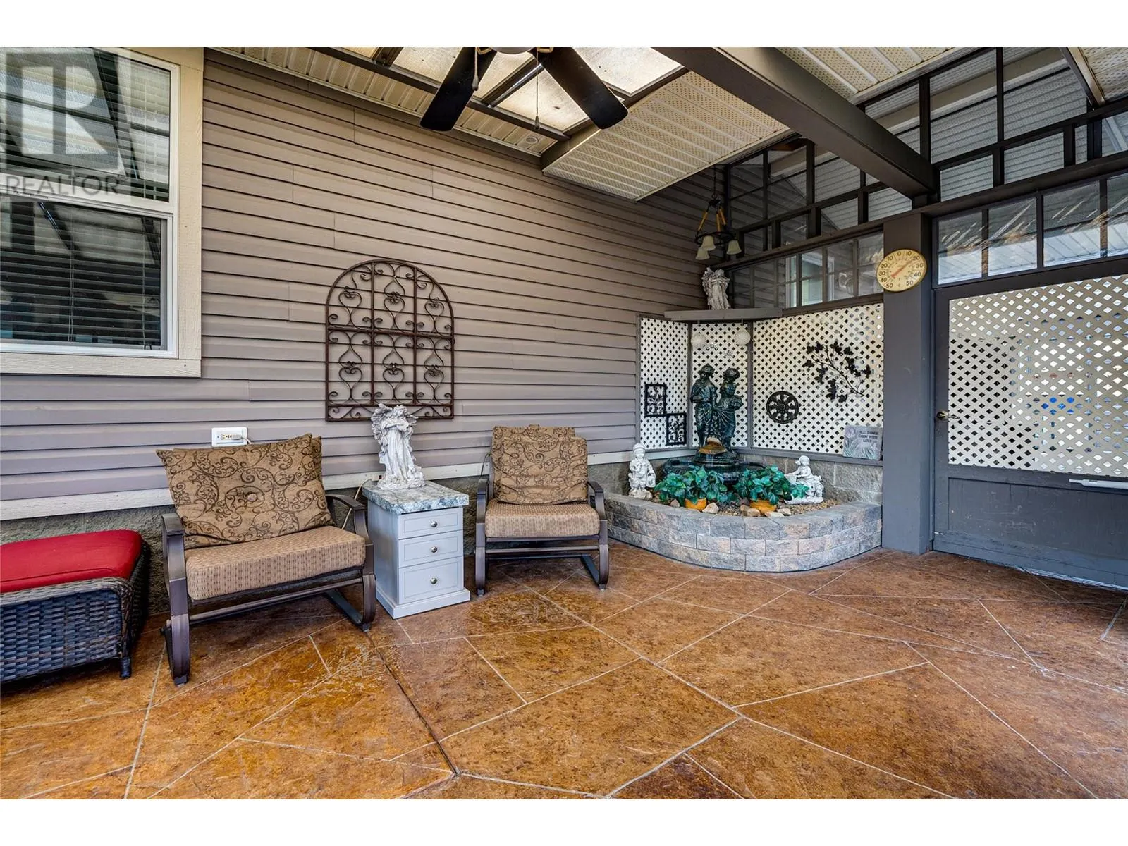 2727 Lakeshore Road Unit# 105