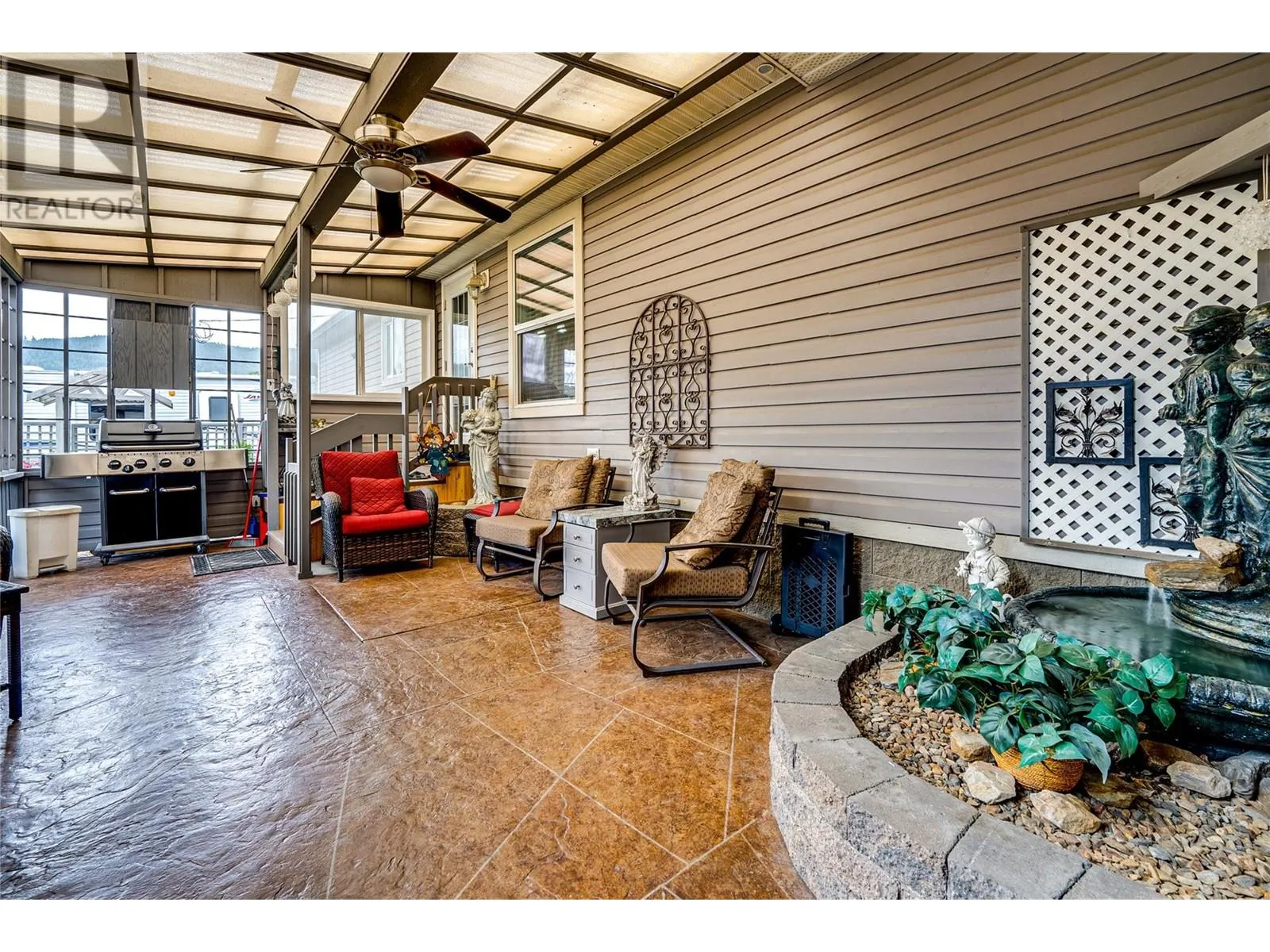 2727 Lakeshore Road Unit# 105