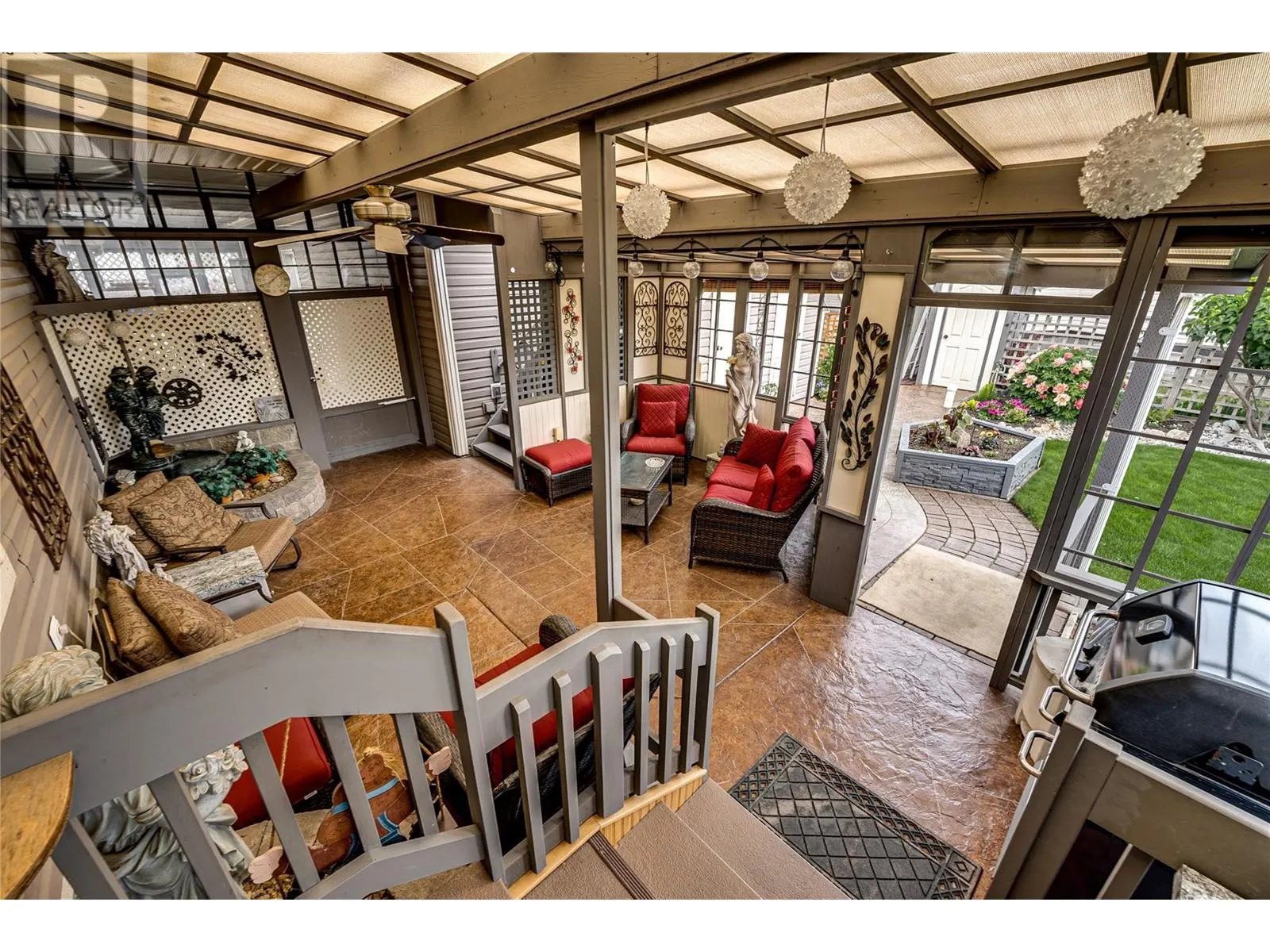 2727 Lakeshore Road Unit# 105