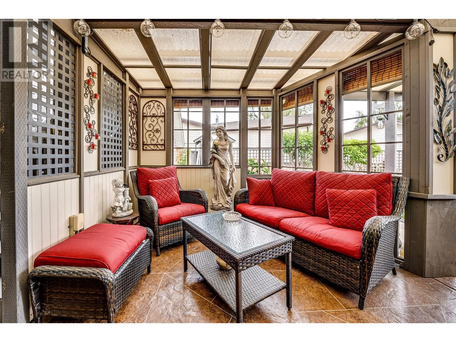 2727 Lakeshore Road Unit# 105