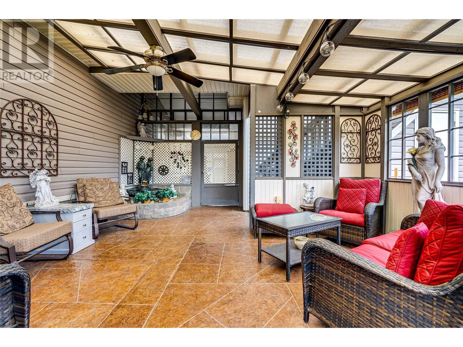 2727 Lakeshore Road Unit# 105