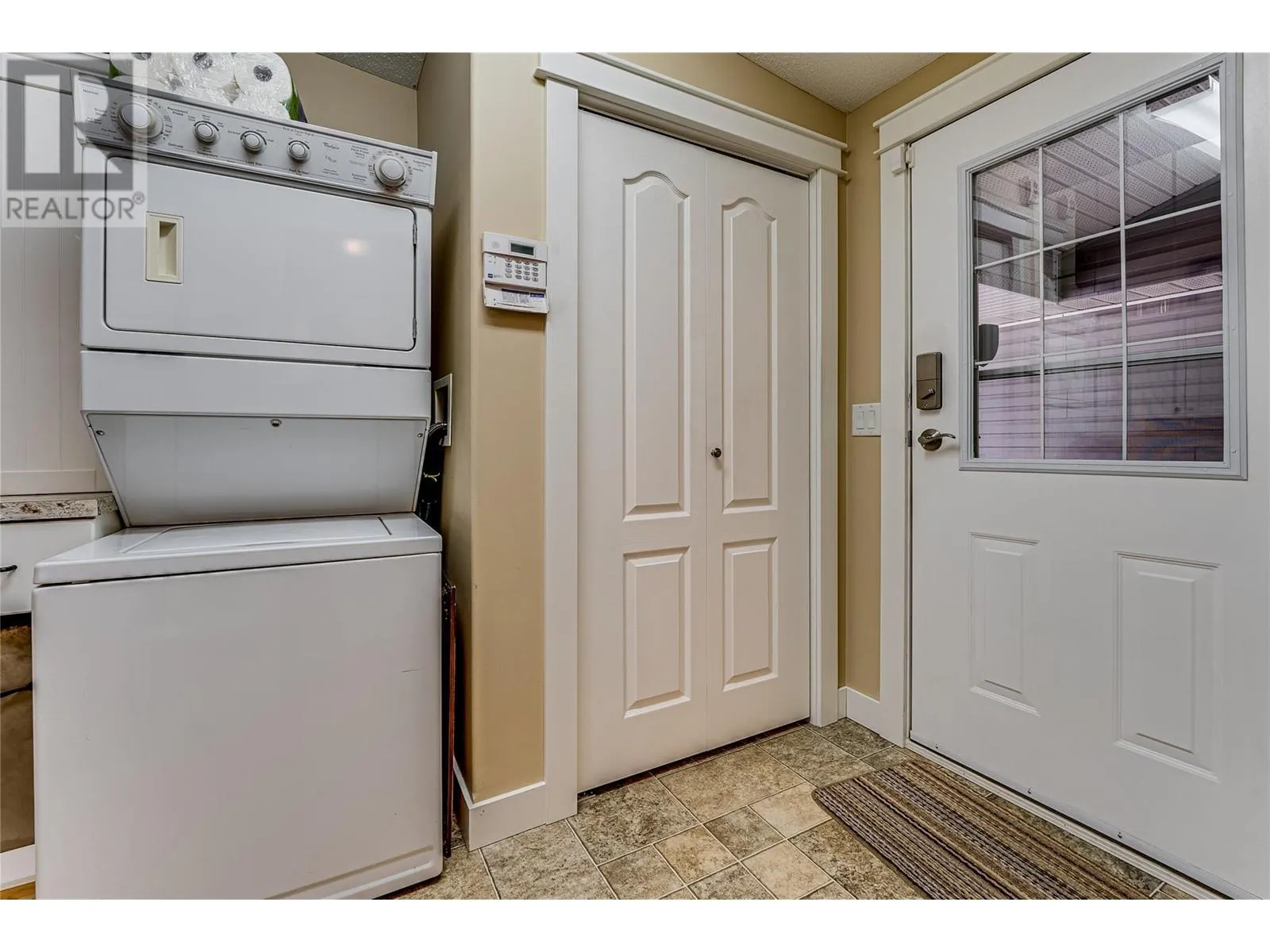 2727 Lakeshore Road Unit# 105