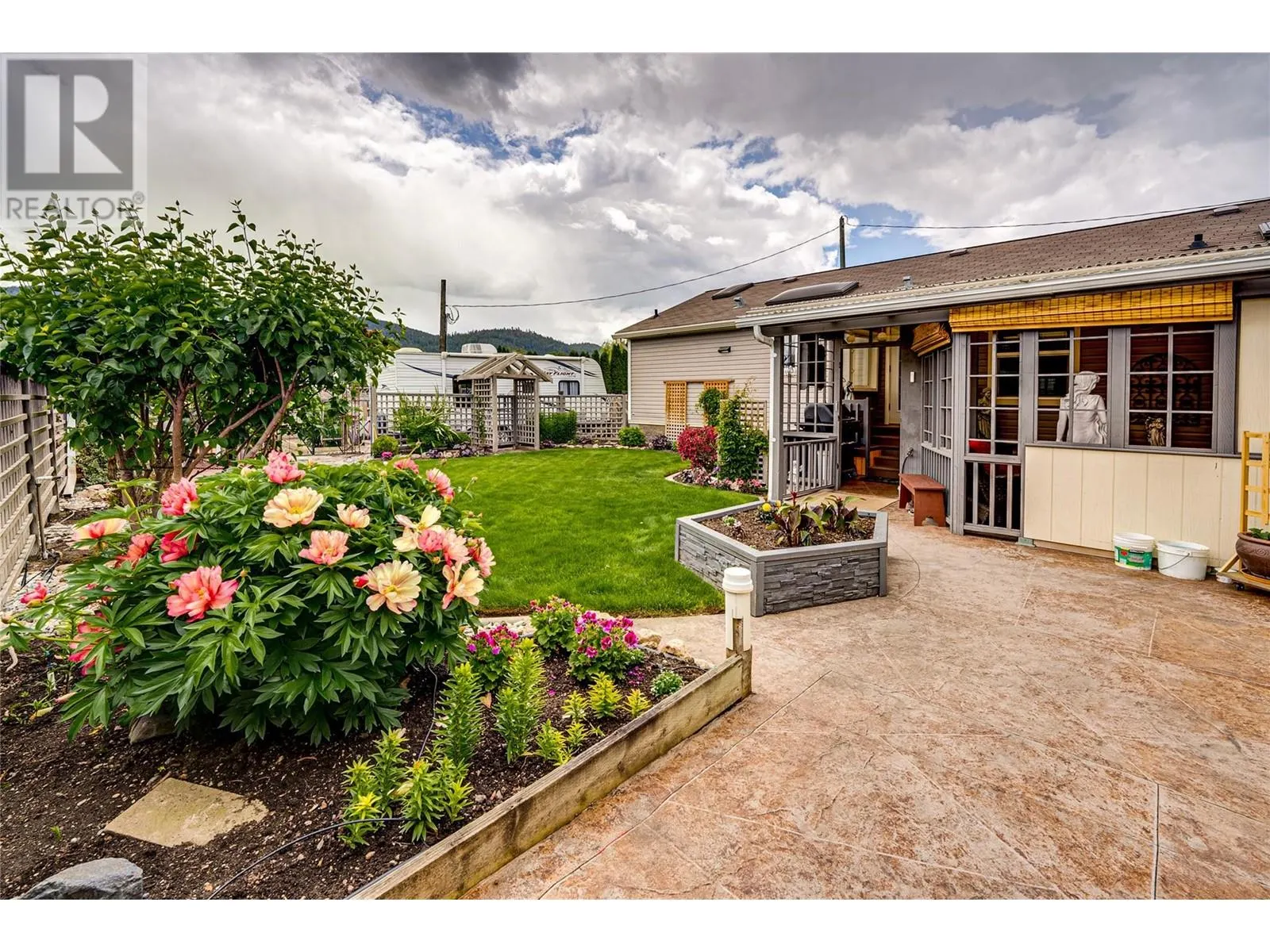 2727 Lakeshore Road Unit# 105