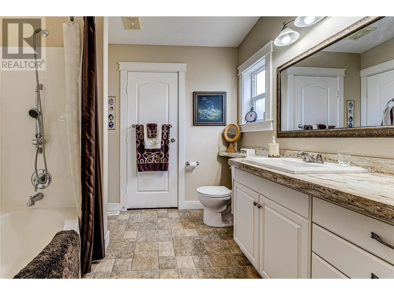 2727 Lakeshore Road Unit# 105