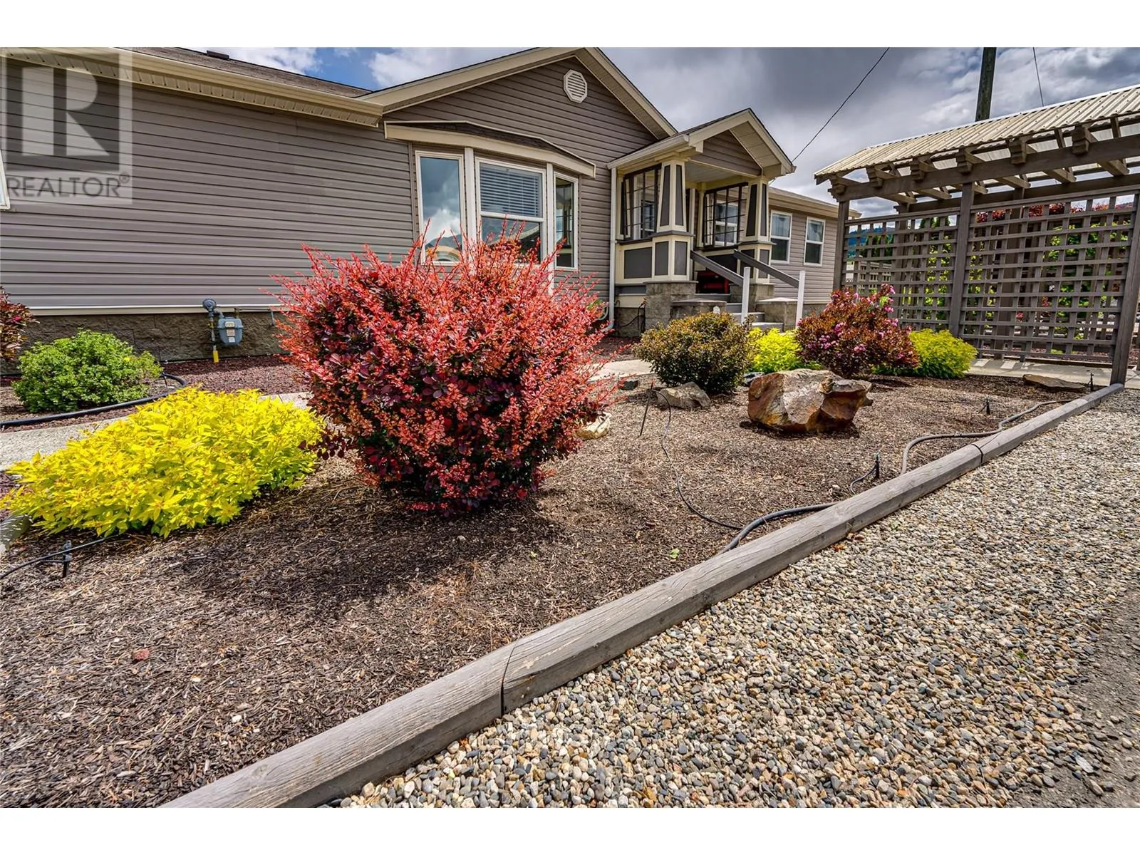 2727 Lakeshore Road Unit# 105