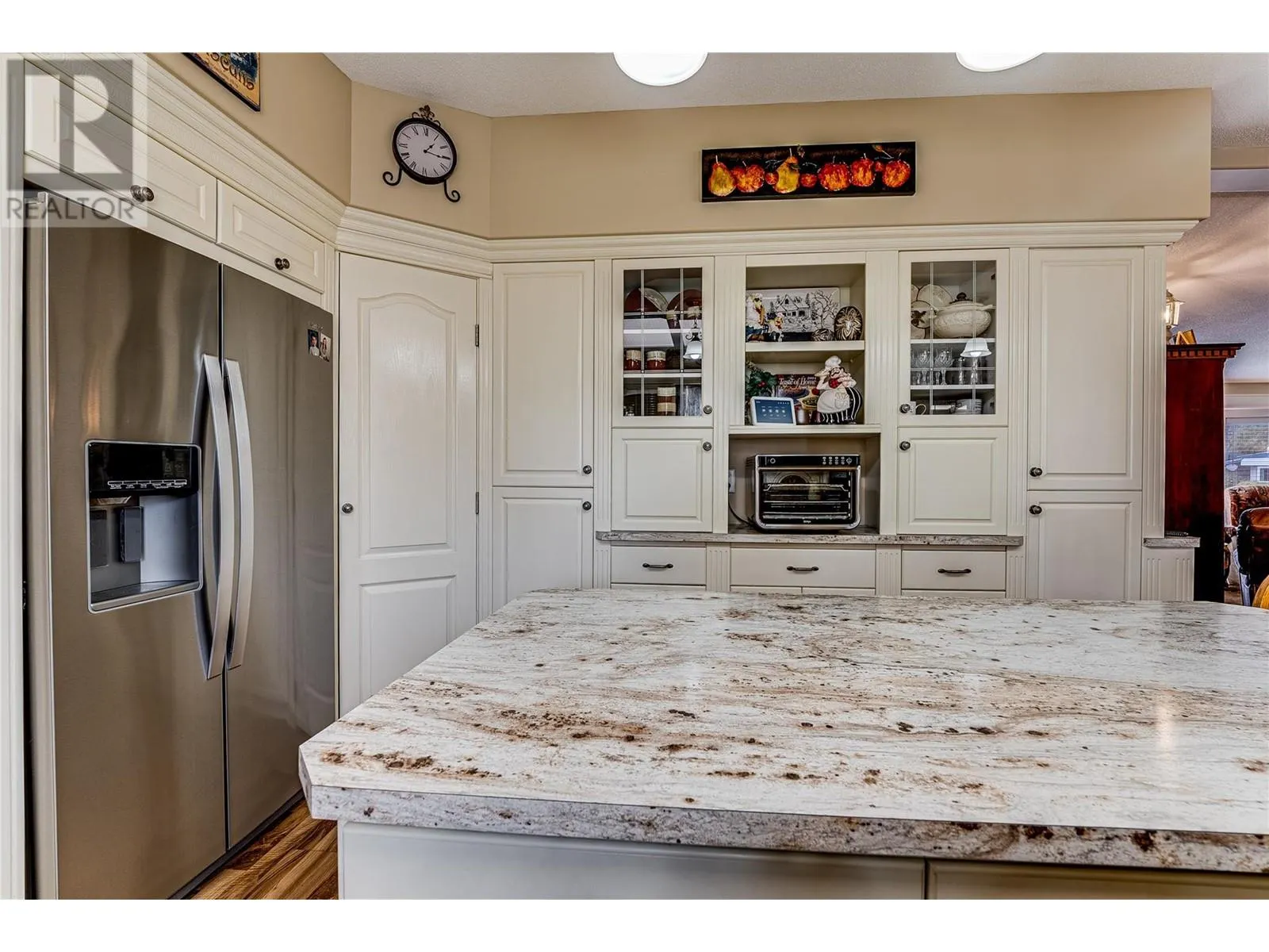 2727 Lakeshore Road Unit# 105