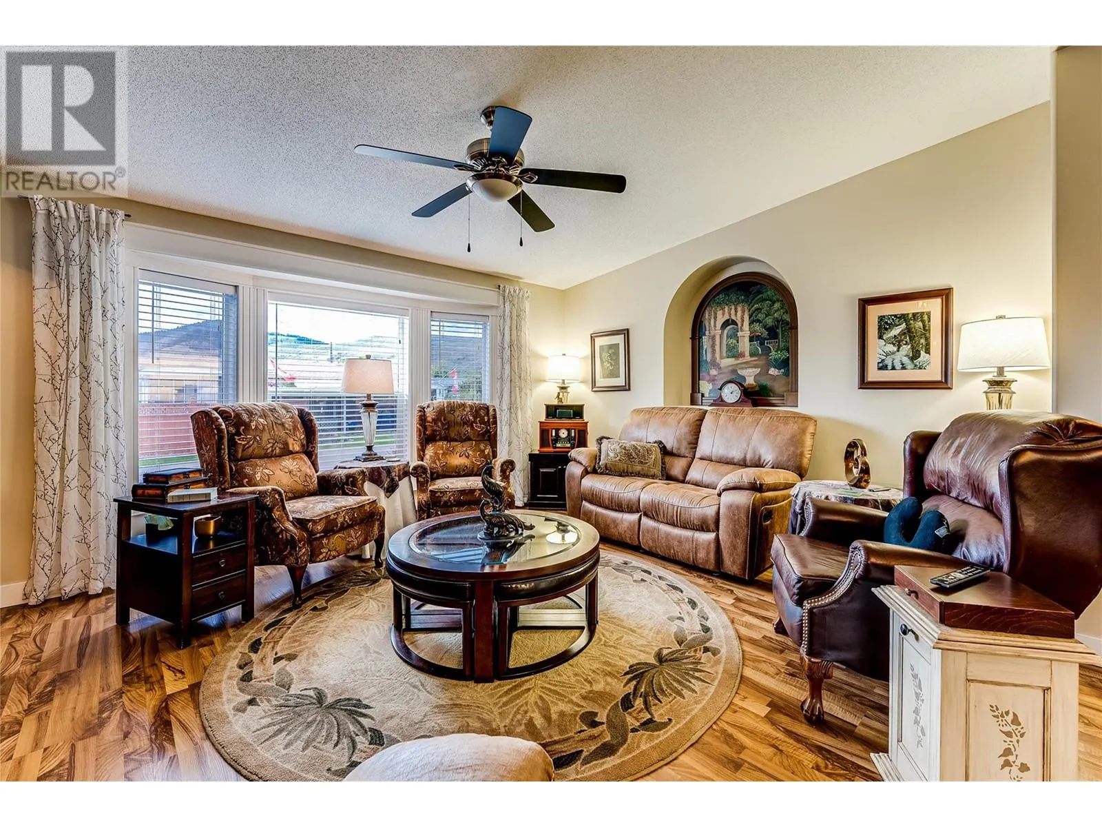 2727 Lakeshore Road Unit# 105