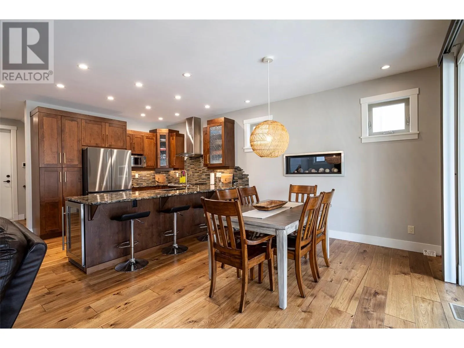7373 Brooks Lane Unit# 4