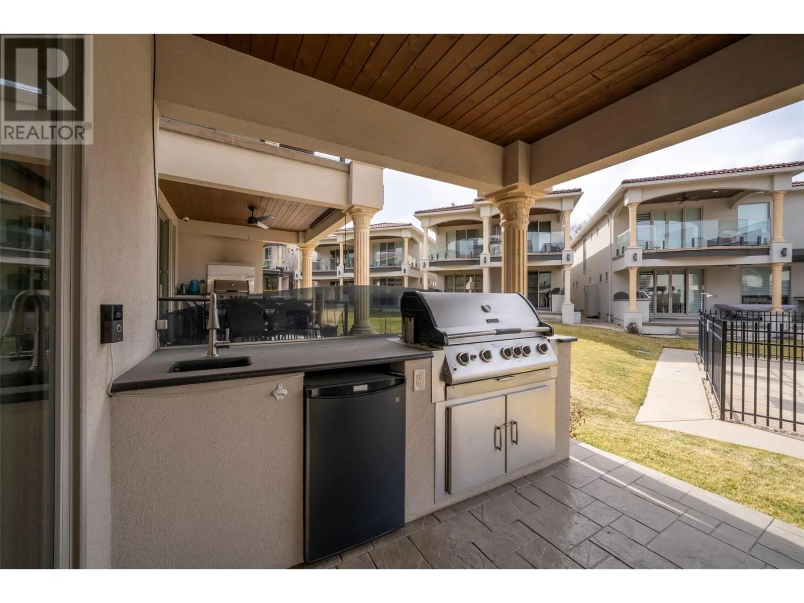 7373 Brooks Lane Unit# 4