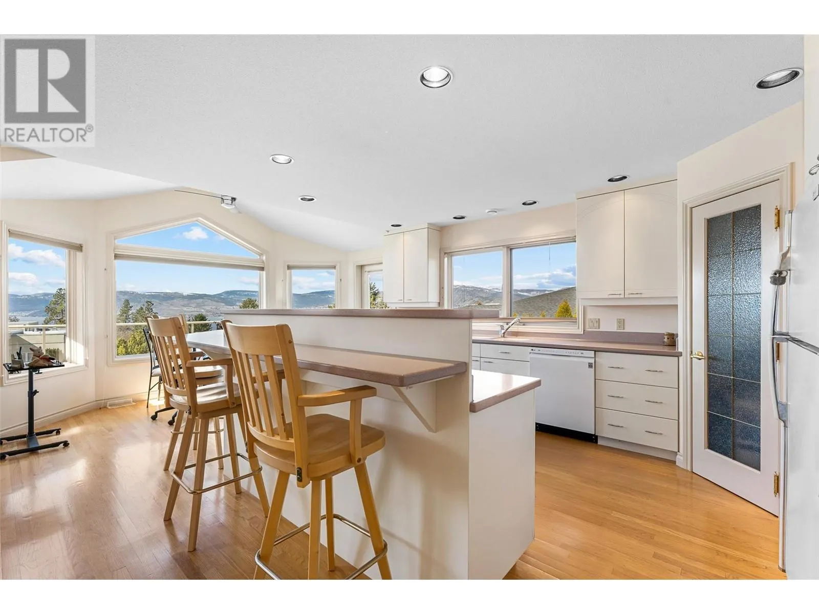307 Sandpiper Court