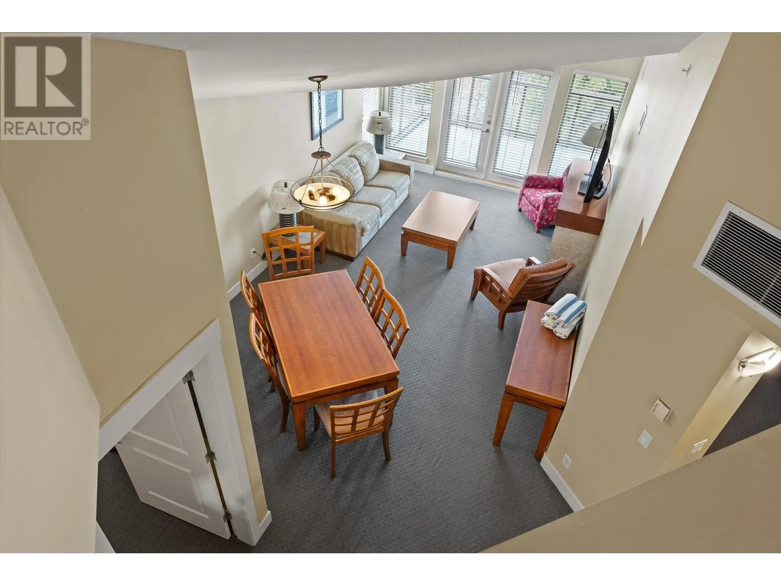 4205 Gellatly Road Unit# 404