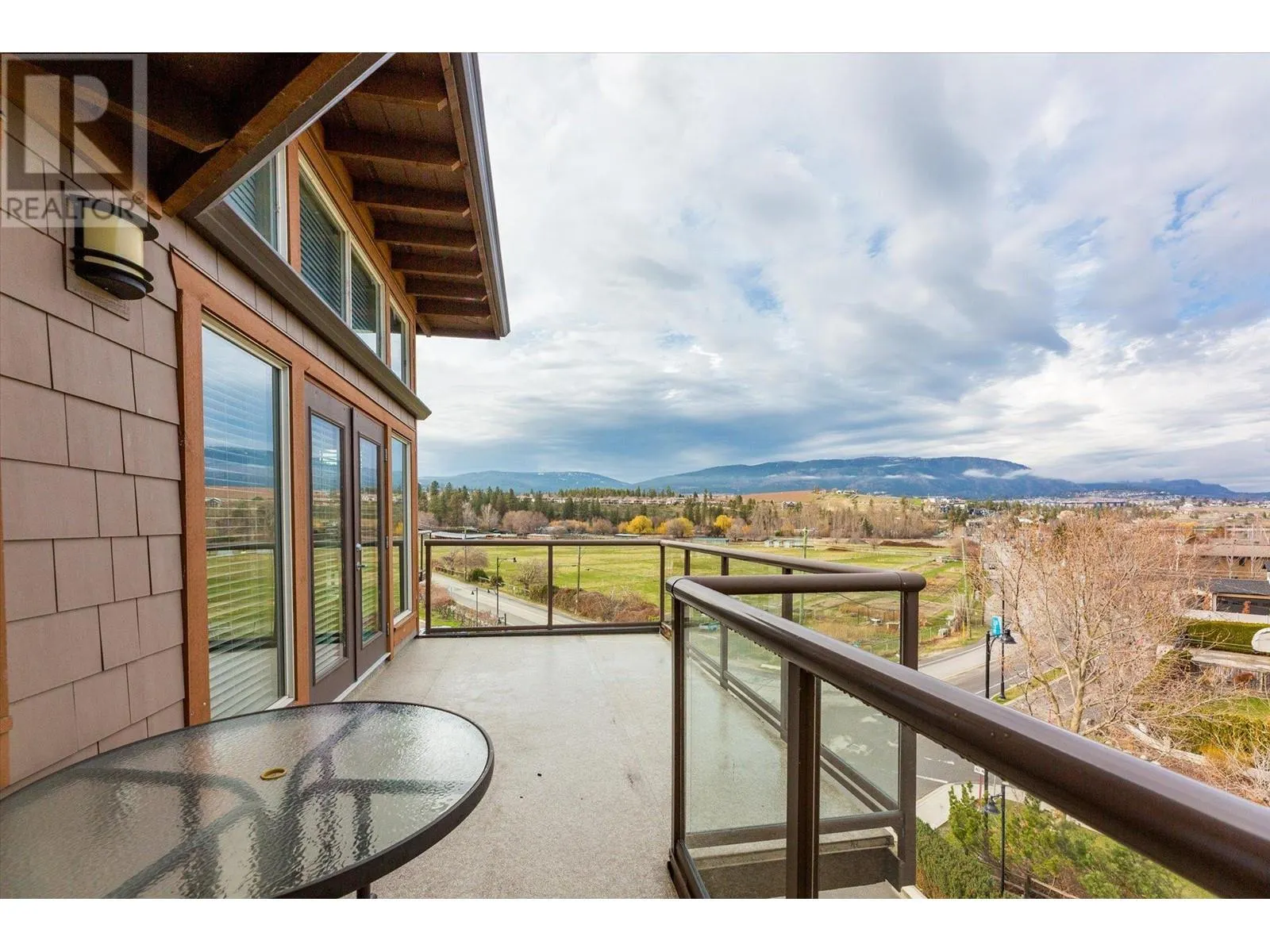 4205 Gellatly Road Unit# 404