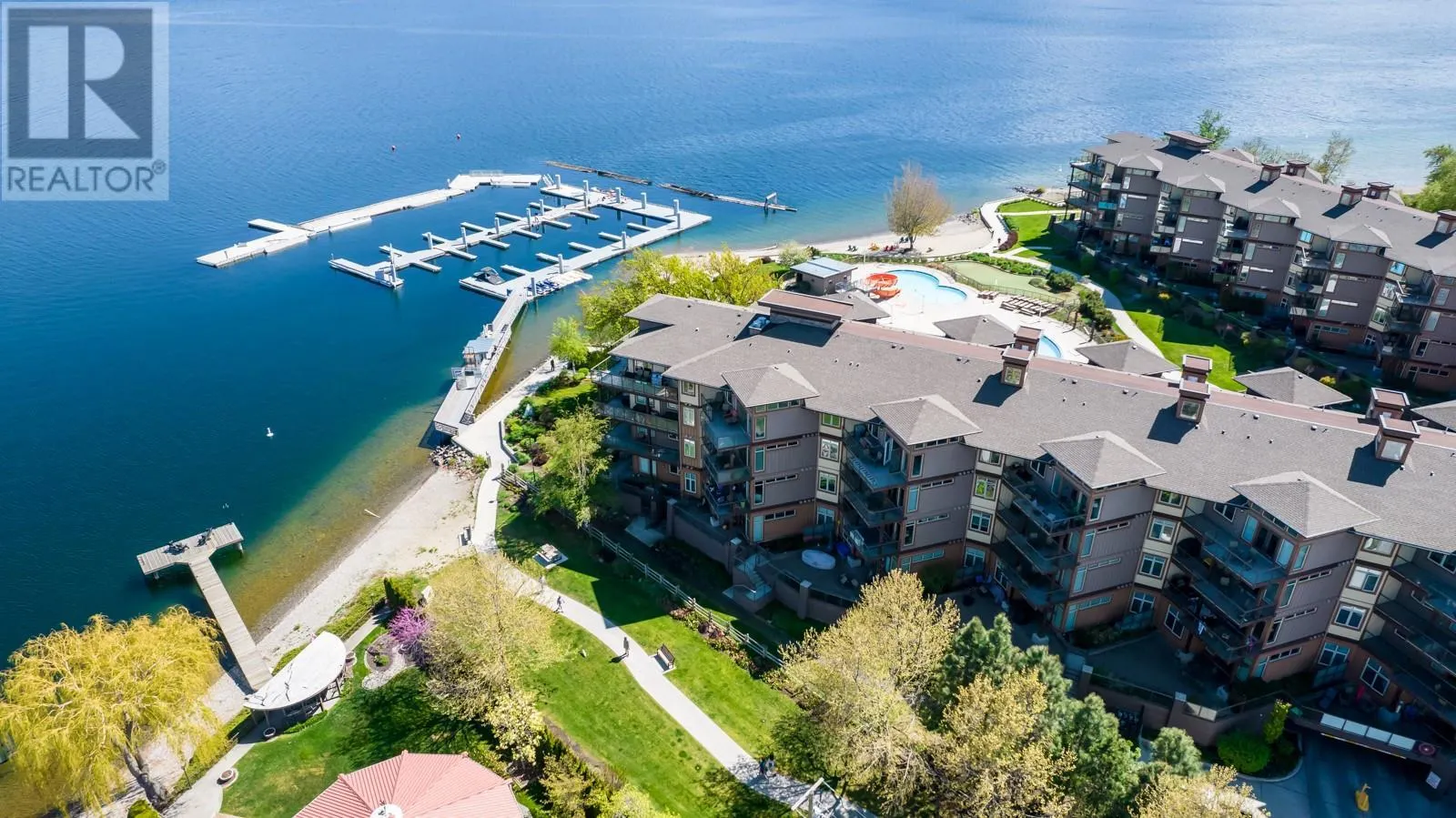 4205 Gellatly Road Unit# 404