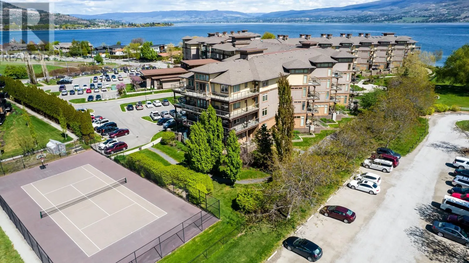 4205 Gellatly Road Unit# 404