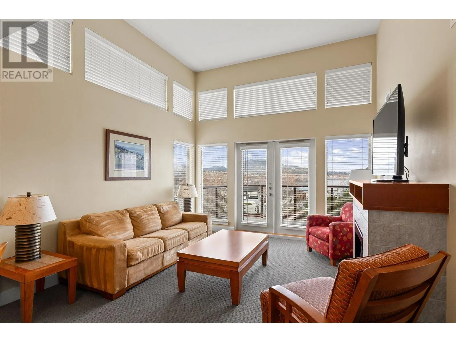 4205 Gellatly Road Unit# 404