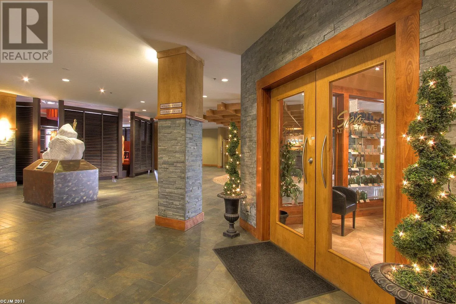 4205 Gellatly Road Unit# 404