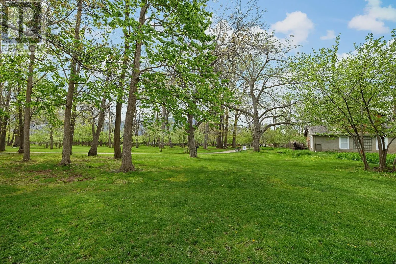 4205 Gellatly Road Unit# 404