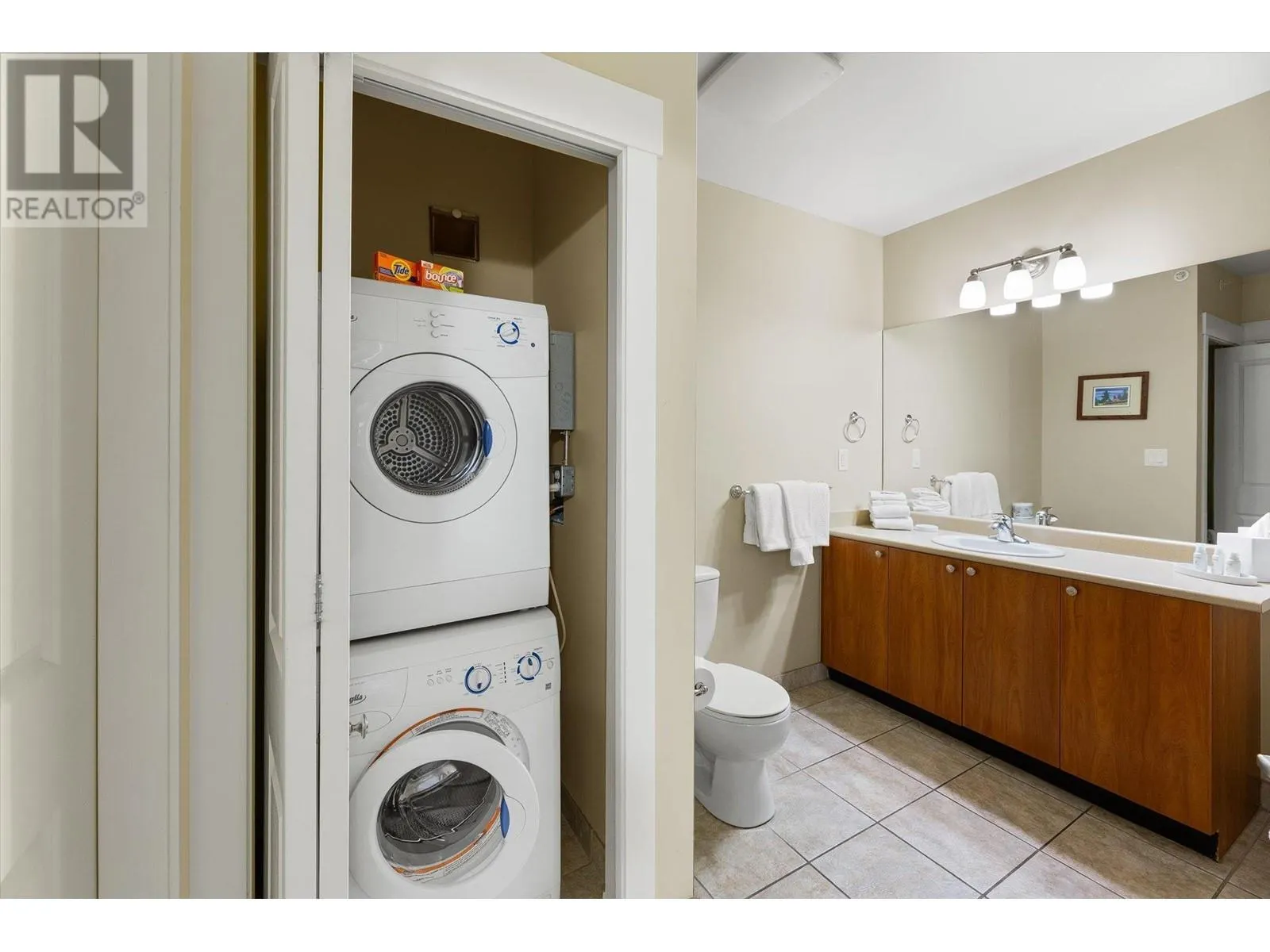 4205 Gellatly Road Unit# 404