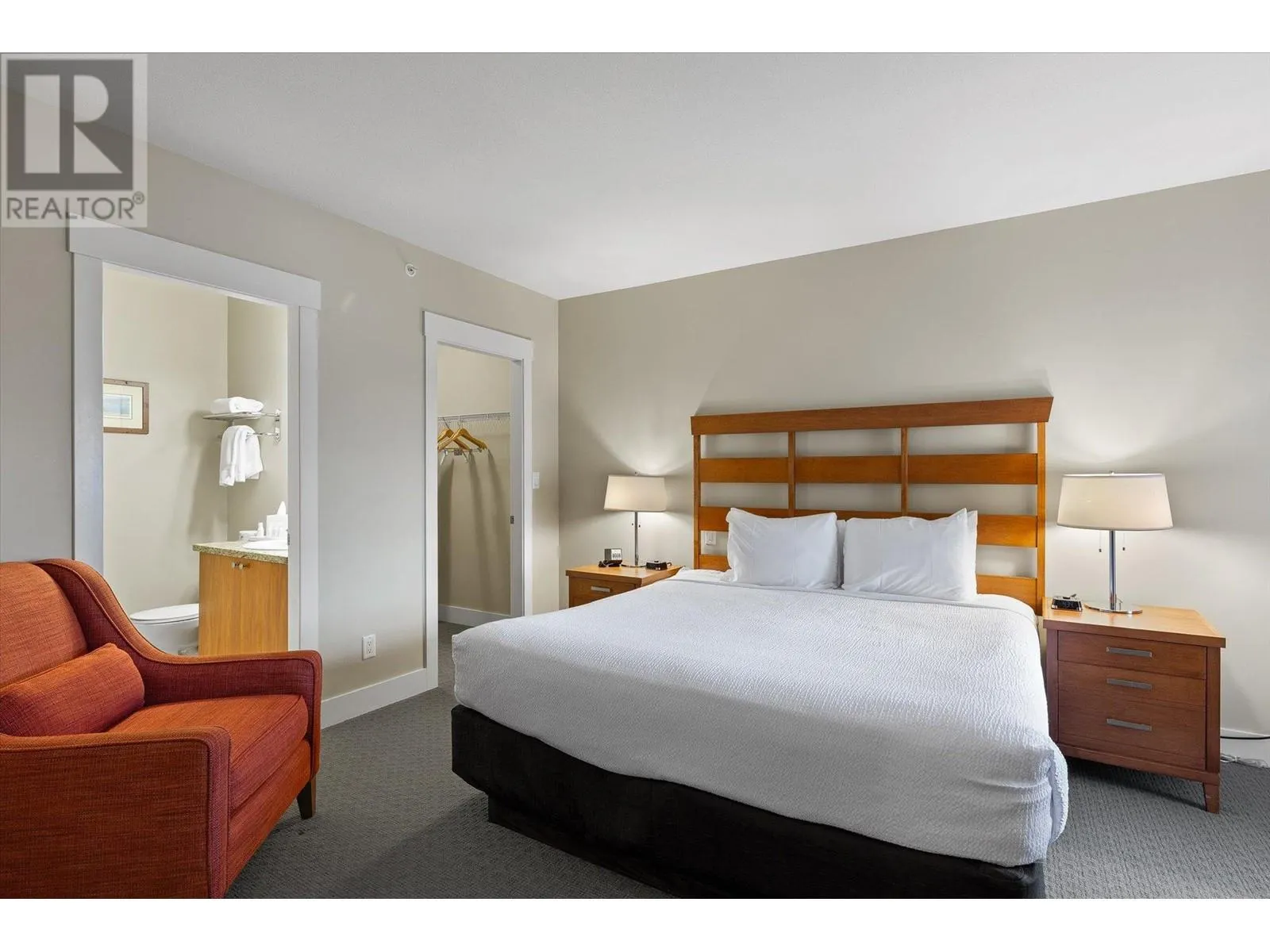 4205 Gellatly Road Unit# 404
