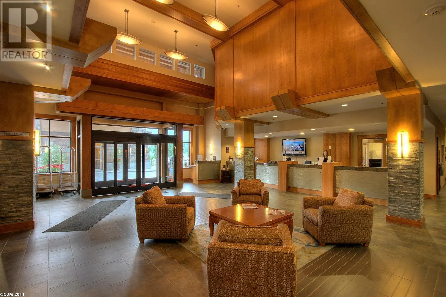 4205 Gellatly Road Unit# 404