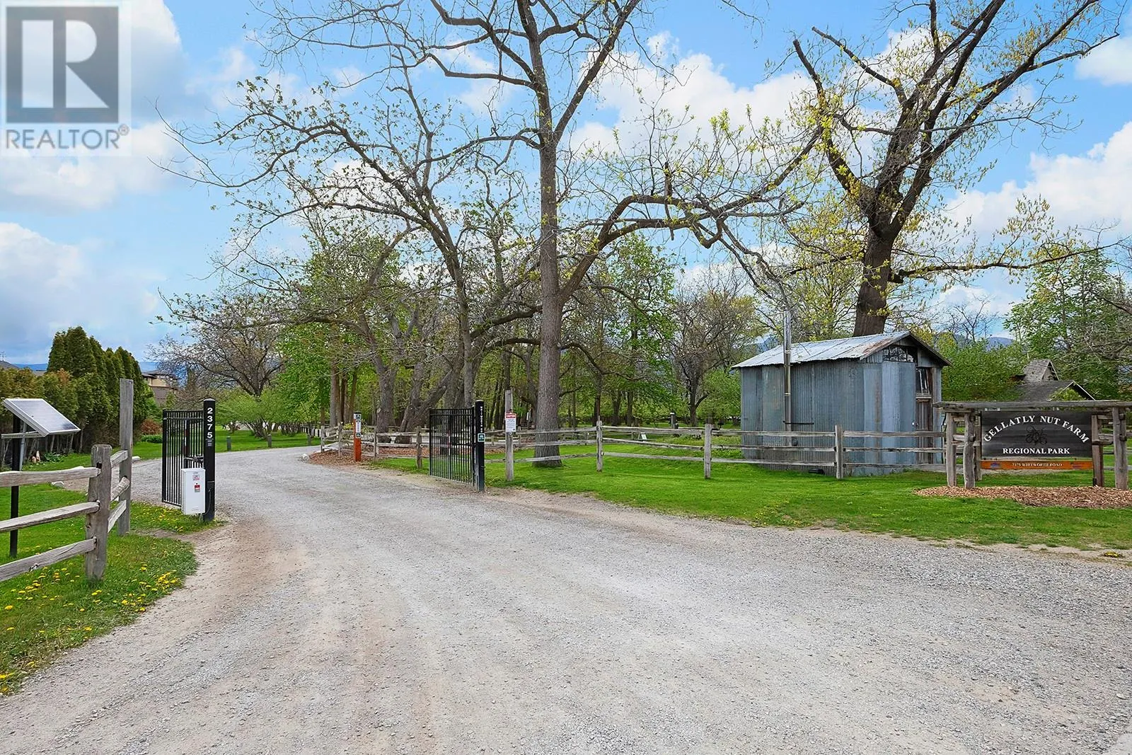 4205 Gellatly Road Unit# 404