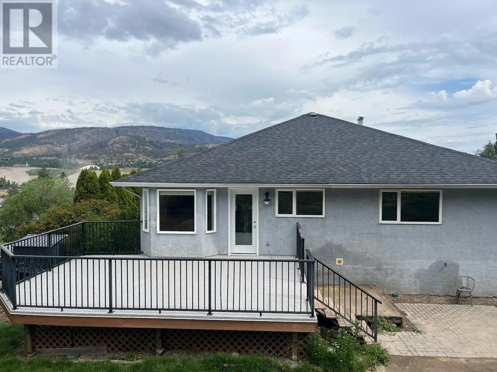 1129 Hudson Road