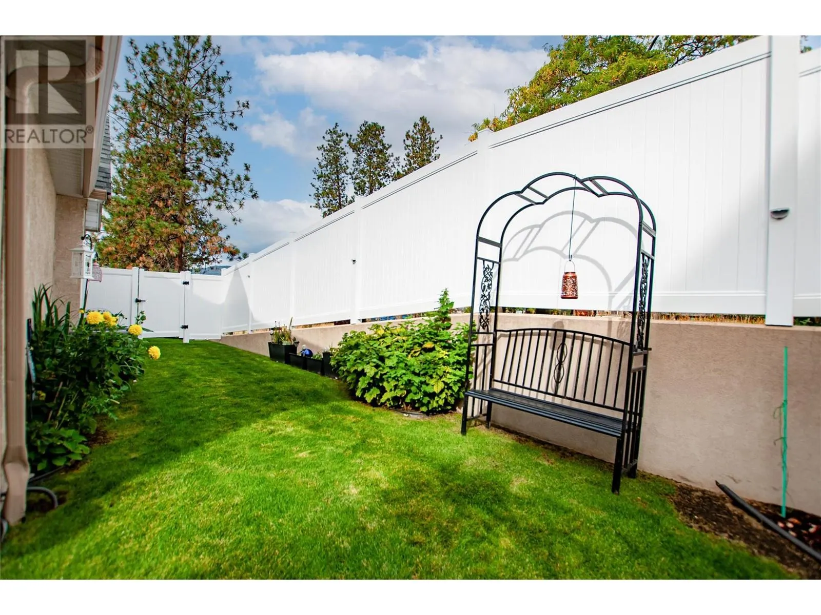 2852 JUNIPER Drive