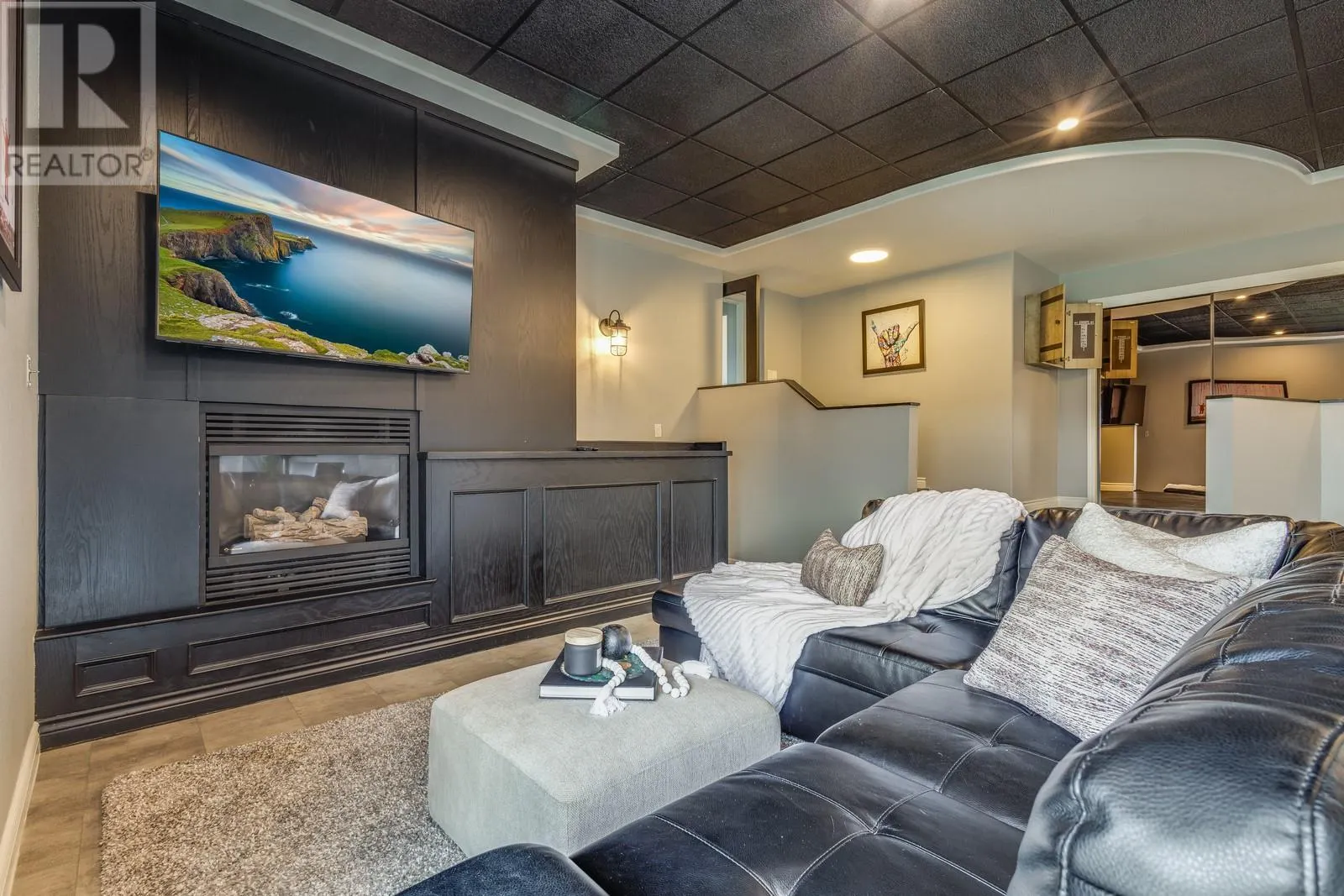 4812 Lakeshore Place
