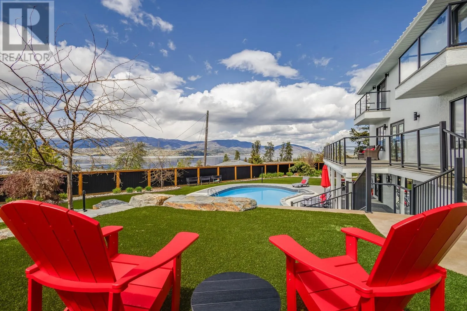 4812 Lakeshore Place