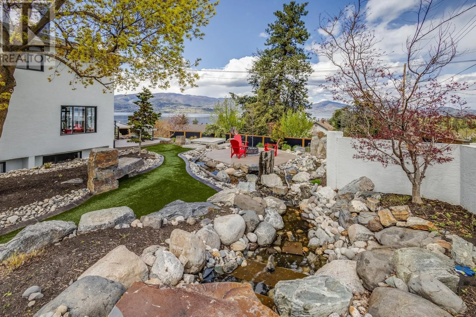 4812 Lakeshore Place