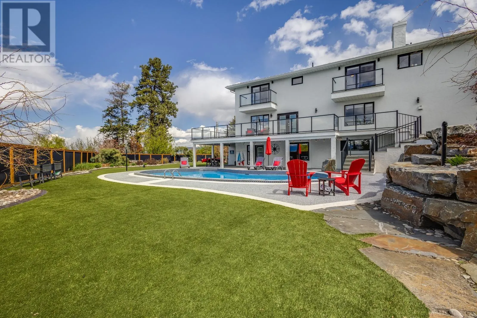 4812 Lakeshore Place