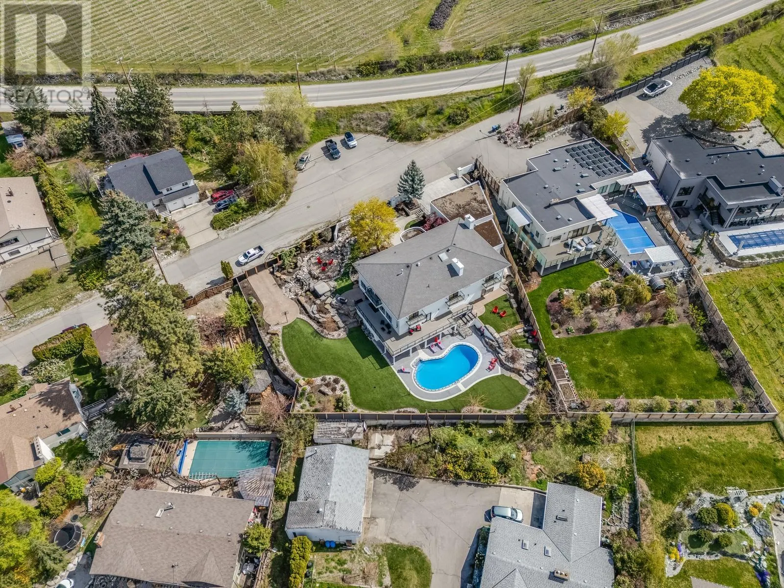 4812 Lakeshore Place