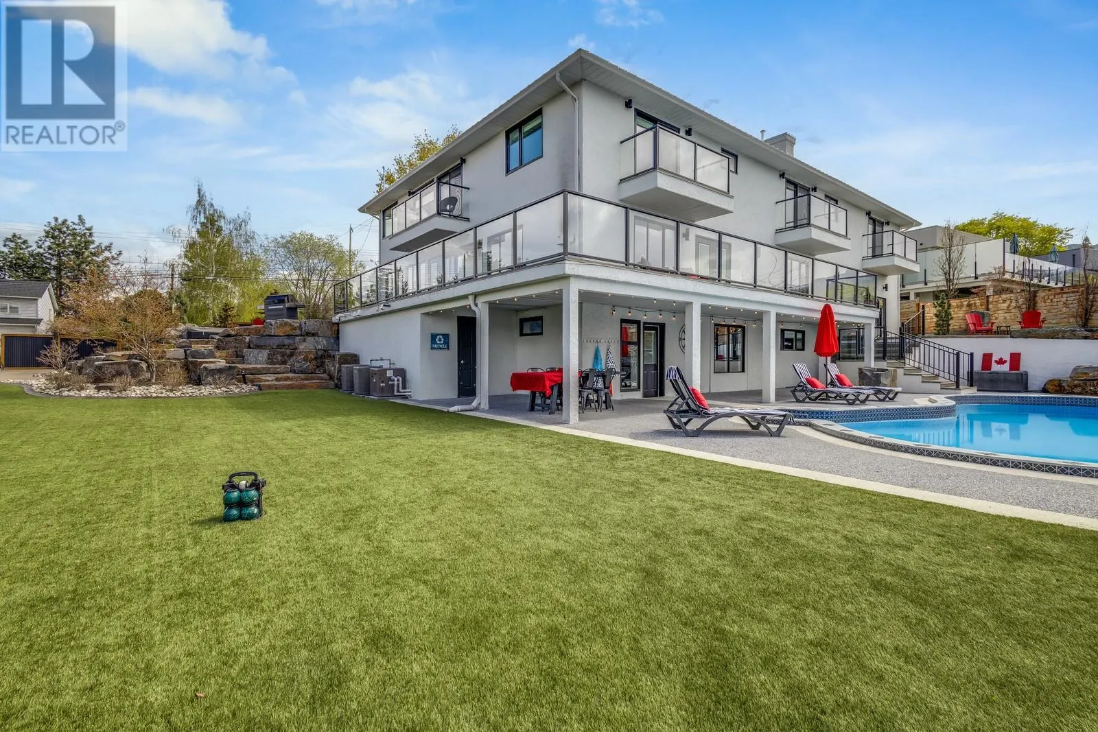 4812 Lakeshore Place