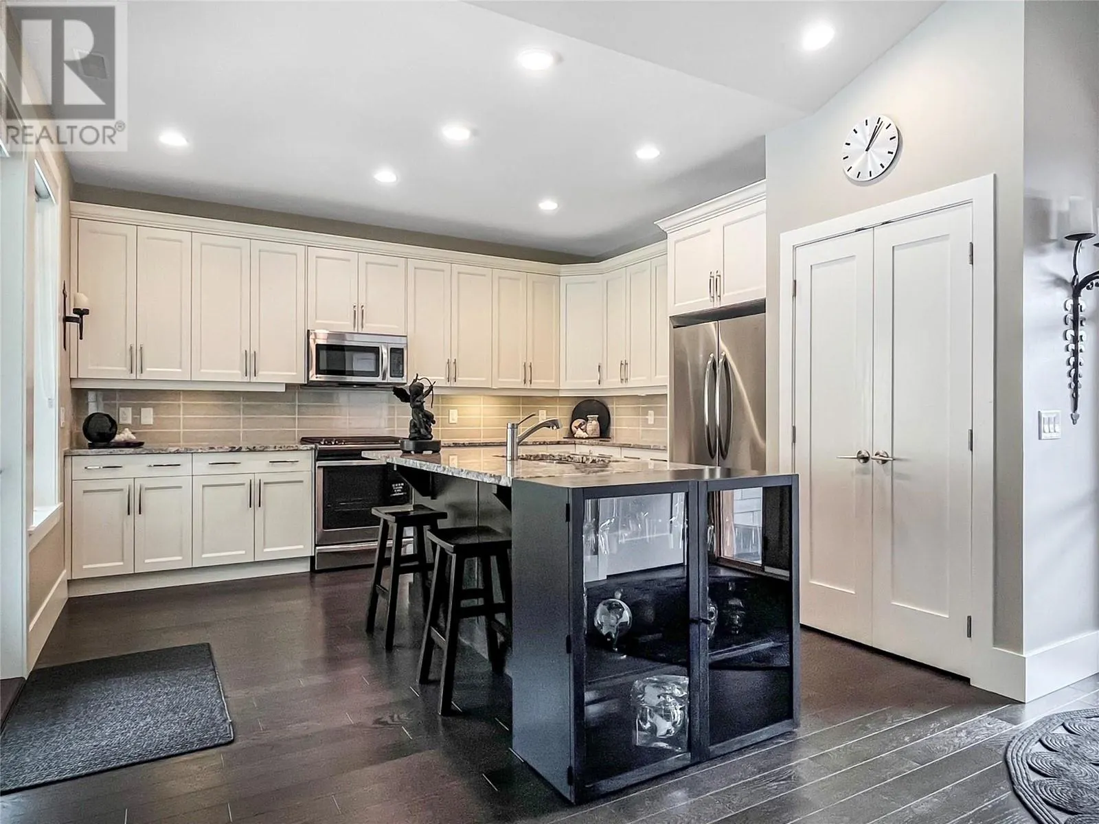 4000 Redstone Crescent NE Unit# 221 Lot# S Lot 32 P