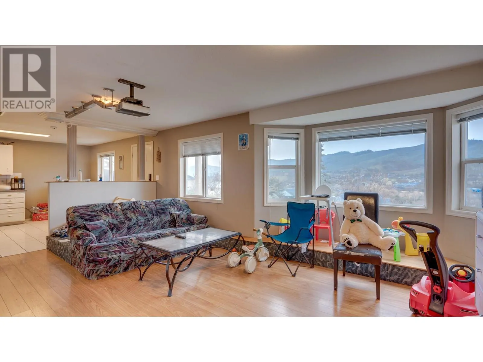 4305 Westview Drive