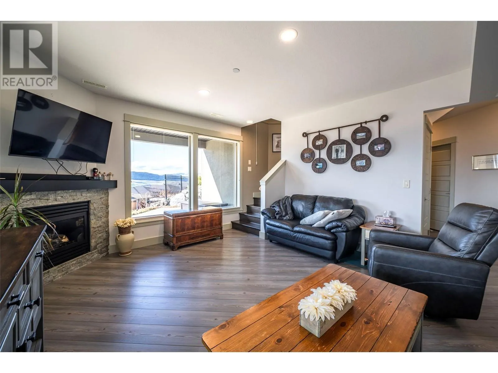 4134 Camelback Way