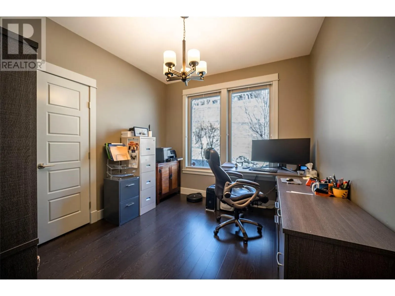 4134 Camelback Way