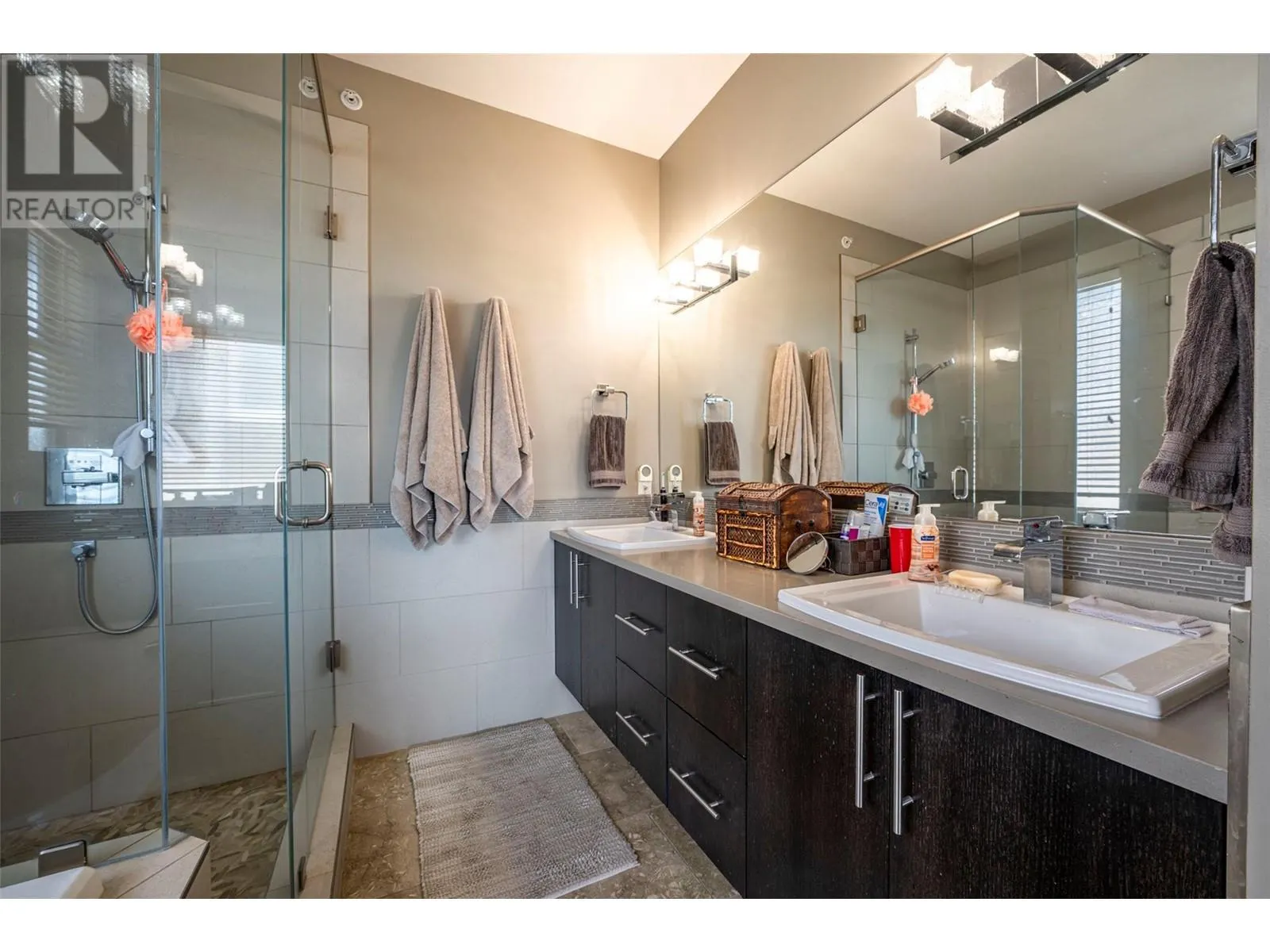 4134 Camelback Way