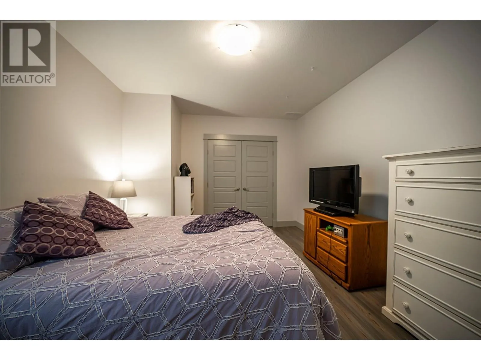 4134 Camelback Way