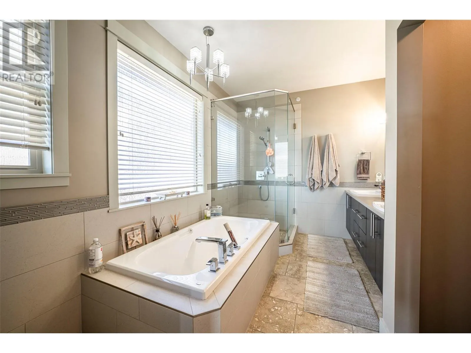 4134 Camelback Way